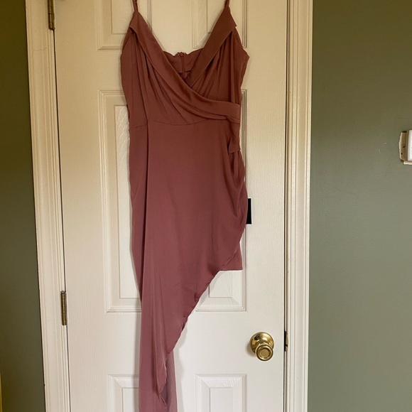 NWT Lulu’s Asymmetrical Spaghetti Strap V-Neck Dress, Size M - Picture 2 of 5
